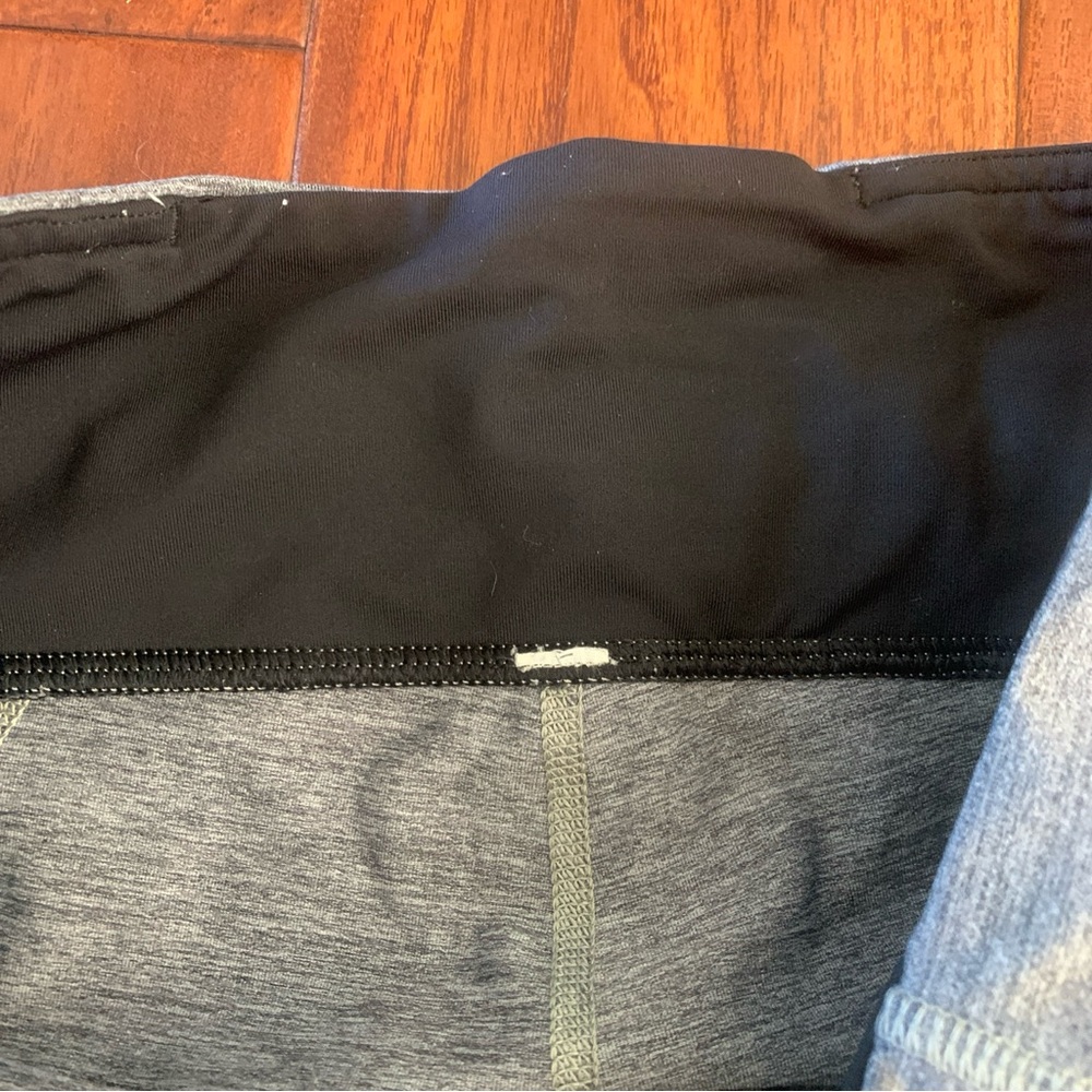 Lululemon Women's Inspire Tight II Gray/Black Size 8 Leggings Mesh Zip Pockets - Picture 4 of 10